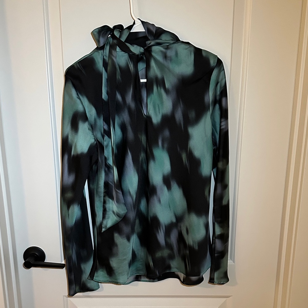 MANGO Elegant Black and Green Women's Top - Picture 2 of 4
